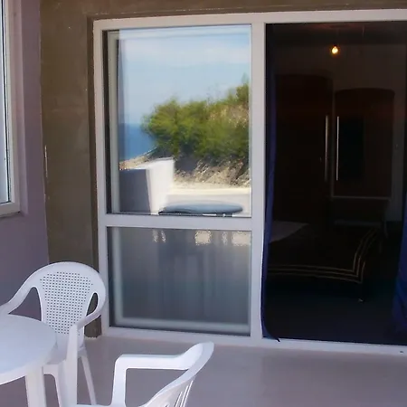 Πανσιόν Double Uvala Bristova 12140g Sućuraj